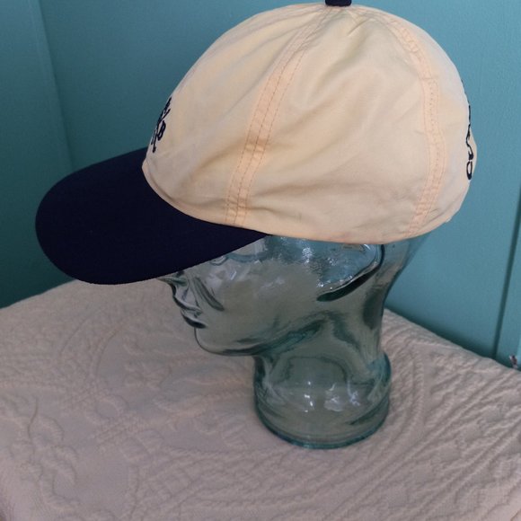 cutter and buck yellow cap with leather adjustable band pre-owned - Picture 2 of 4